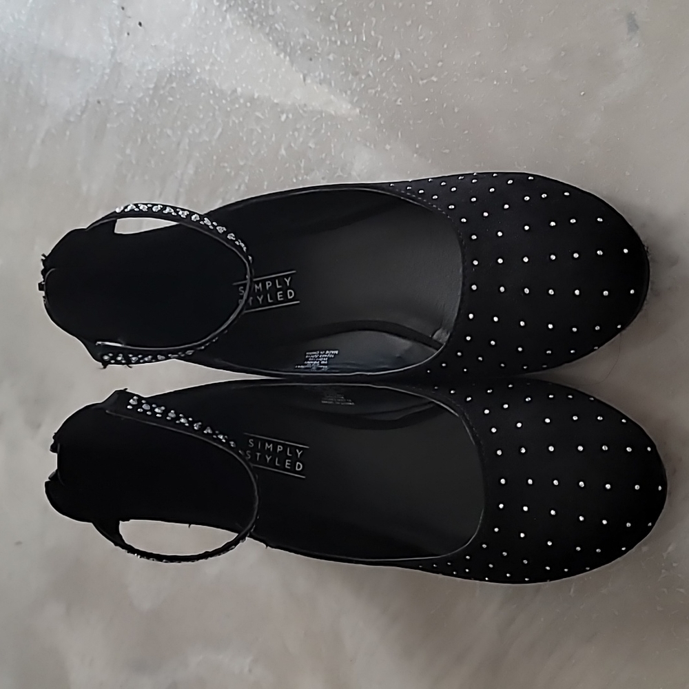 Simply Styled size 4M